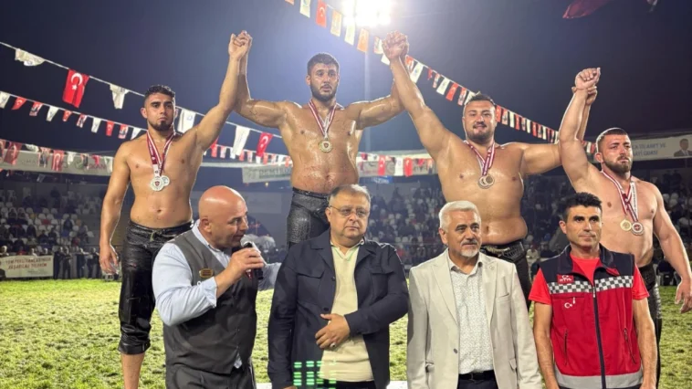 Kemer Belediye güreşçisi üçüncü oldu