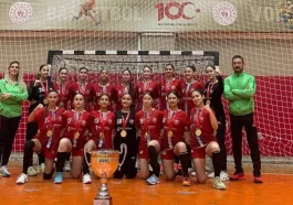 Kocagöz’den yıldız kızlara moral