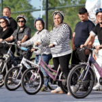 Konyaaltı'nda her yaştan vatandaşa bisiklet eğitimi