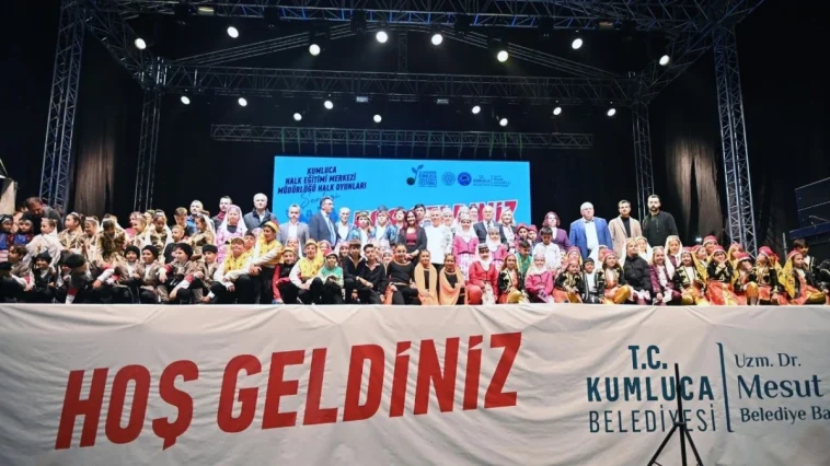 Kumluca'da halk oyunları şöleni festivale renk kattı