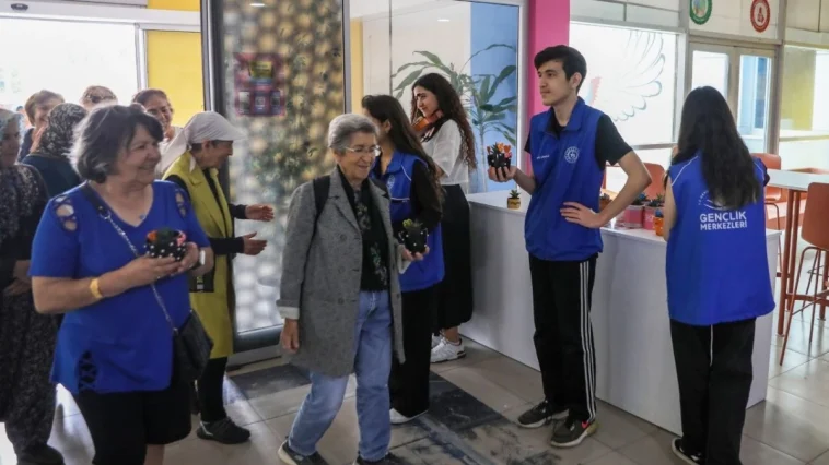 Otizmli çocuklardan Anneler Günü kutlaması