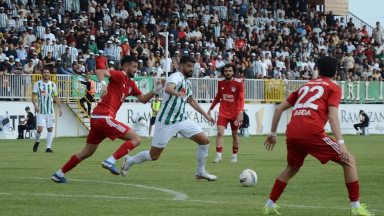 Şampiyonluk son maça kaldı