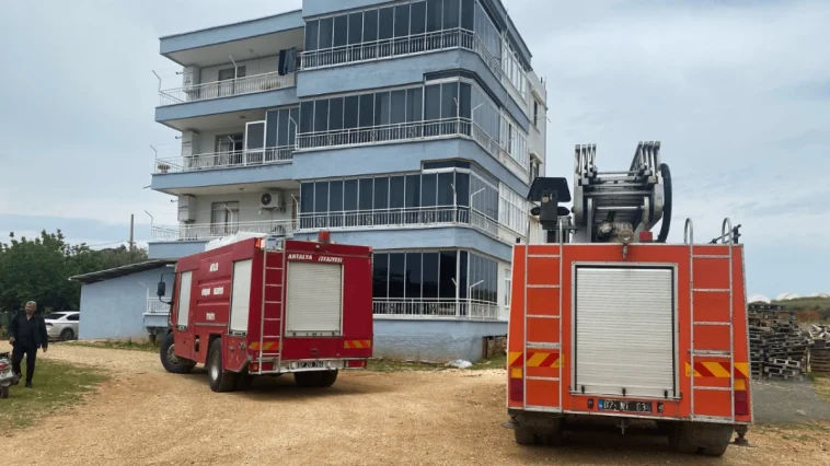 Serik'te apartman dairesinde korkutan yangın