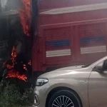 Serik'te park halindeki kamyonet yandı