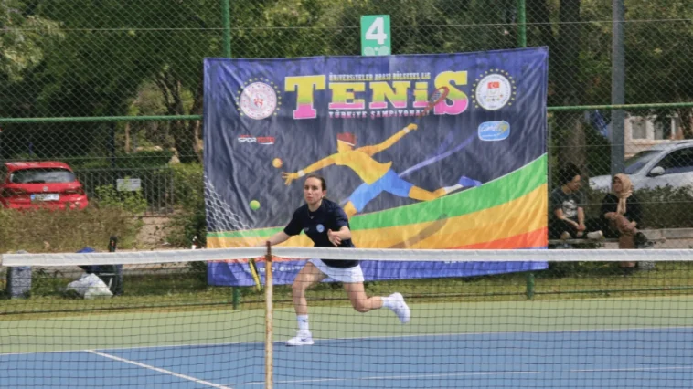 Üniversiteler Arası Spor heyecanı ve Halk Dansları coşkusu Akdeniz Üniversitesinde