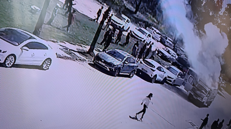 Yanan kamyoneti eğitim alan personel söndürdü