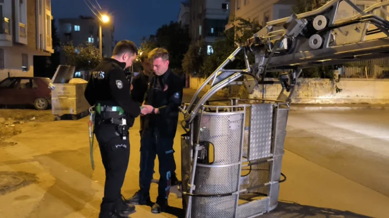 Yaşlı adam polisi alarma geçirdi