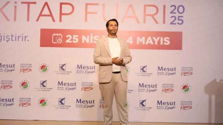 Yazar Mustafa Sekban: 'Dijital bağımlılıklar odaklanmayı engelliyor'