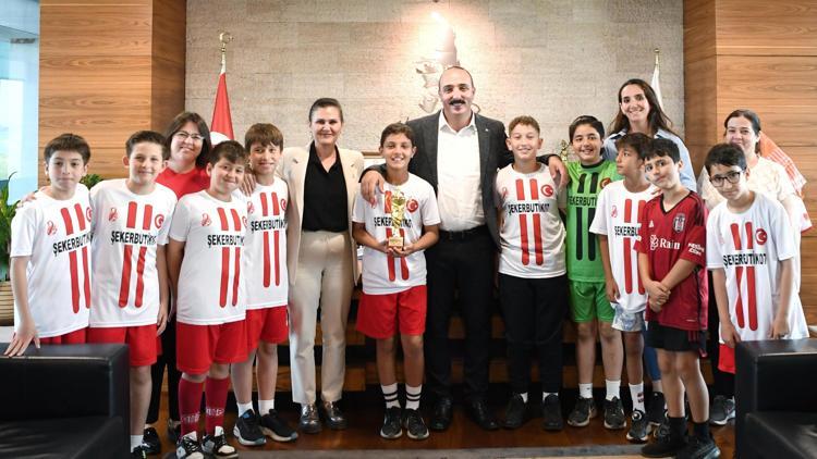 Başkan Kotan şampiyonları ağırladı