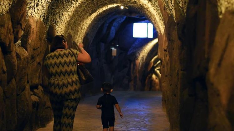 5 yıldızlı iki otelden falezlere gizli tünel