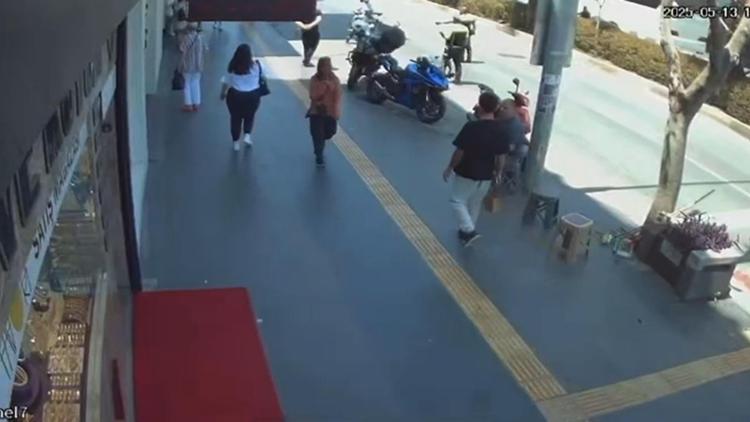 Polisin durdurduğu sürücü, arkadaşını ve motosikletini bırakıp kaçtı