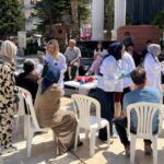 Kumlucada hemşirelik bölümü öğrencileri vatandaşlara temel sağlık eğitimi verdi