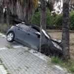 Otomobil ağaca çarptı: 2 yaralı