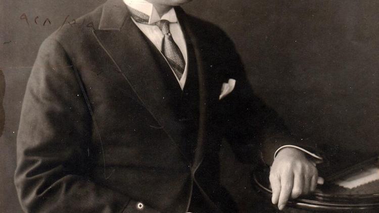 Atatürkün Stüdyo Fotoğraf Çekimi ve Ortaya Çıkan Video