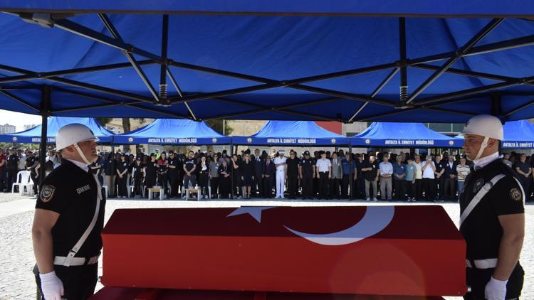 Kalp krizi sonucu ölen polise cenaze töreni