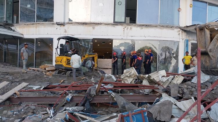 Antalya’da 5 yıldızlı otel inşaatında teras çöktü