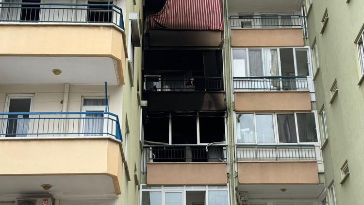 Antalyada evde çıkan yangında dumandan etkilenen 6 kişi hastaneye kaldırıldı