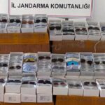 Gazipaşada 15 Bin Kaçak Güneş Gözlüğü Ele Geçirildi