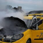 Seyir halindeki takside yangın