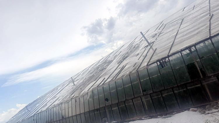 Antalyada dolu felaketi: Seralar ve ürünler zarar gördü