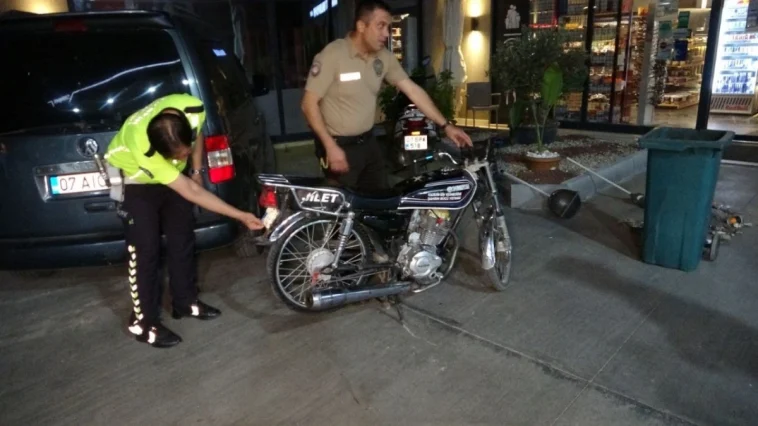 Abartılı egzozlu ehliyetsiz iki motosikletliye 100 bin TL üzerinde ceza
