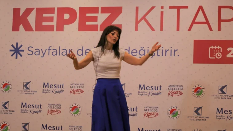 “Akademisyen Anne” Kepez Kitap Fuarı’nda