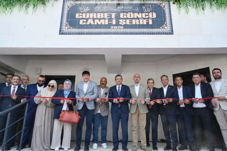 AKP, CHP ve İYİ Partililer Antalya Döşemealtı'nda cami açılışında