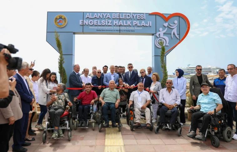 Alanya Engelsiz Halk Plajı hizmete açıldı