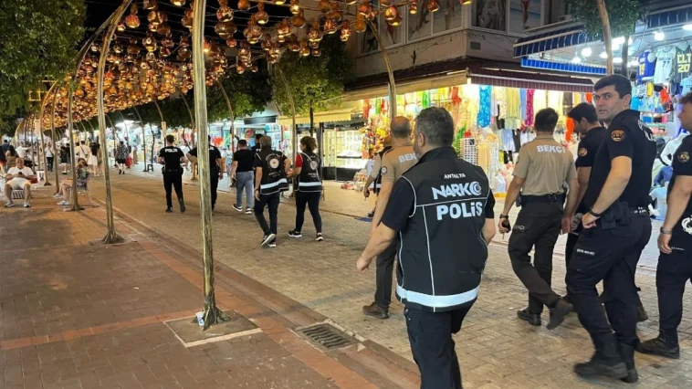 Alanya'da 'Gece Huzur Uygulaması' gerçekleştirildi