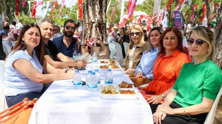 Anneler Günü’nde renkli görüntüler, duygusal anlar