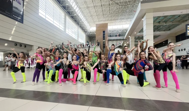 Antalya Havalimanı'nda uçuşlara bayram coşkusu eklendi