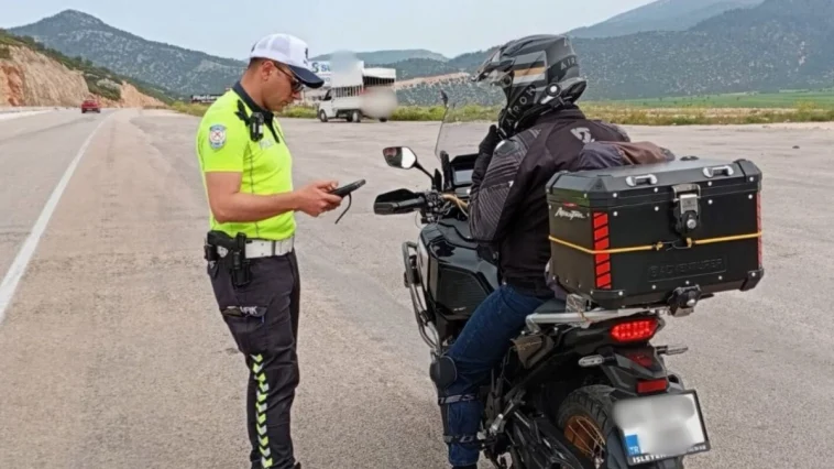 Antalya'da 2 haftada 37 bin 233 sürücüye ceza