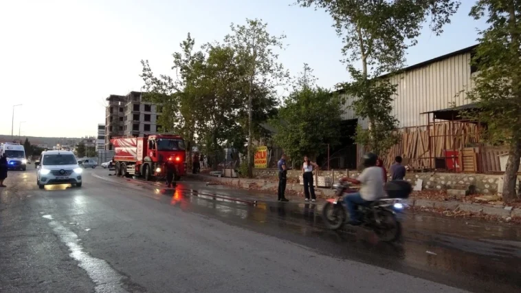 Antalya'da mobilya atölyesindeki yangın büyümeden söndürüldü