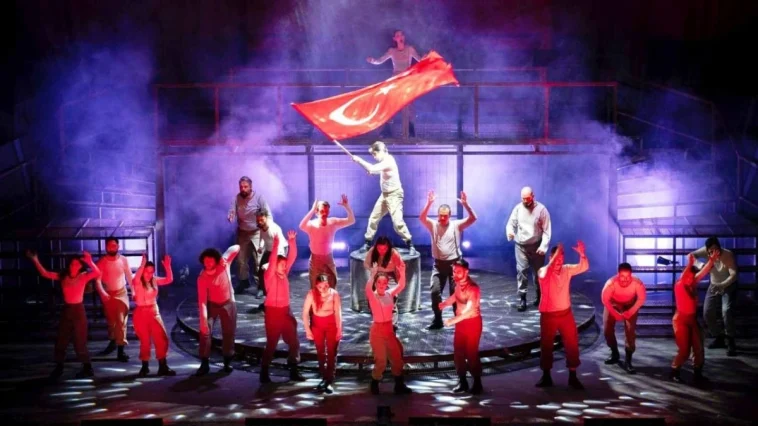 Antalya'da perdeler son kez açılıp kapandı