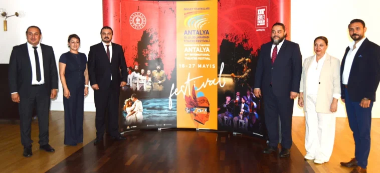 Antalya'da tiyatro sokağa taşacak