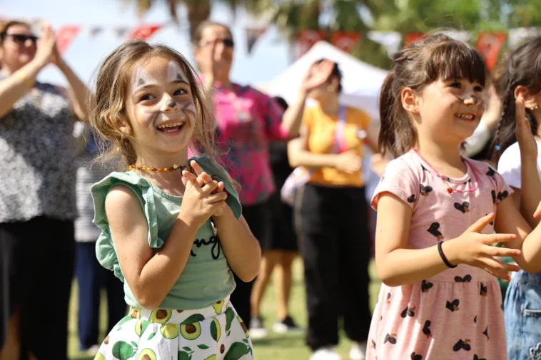 Antalyalılar Aile Haftası'nı şenlikle kutladı