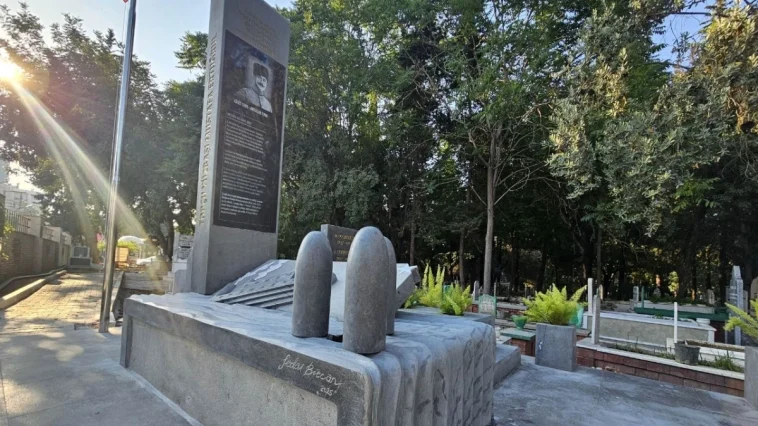 Antalya'nın kahramanı Yüzbaşı Aker'e anıt mezar