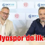 Antalyaspor'da ilk imza