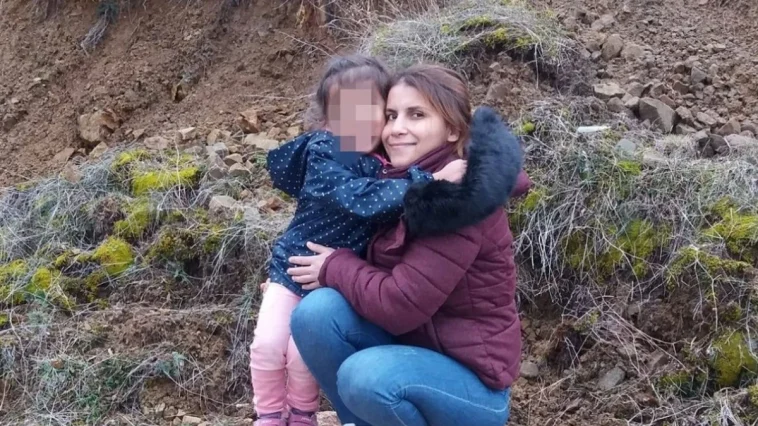 Aracın çarparak kaçtığı 2 çocuk annesi hayatını kaybetti