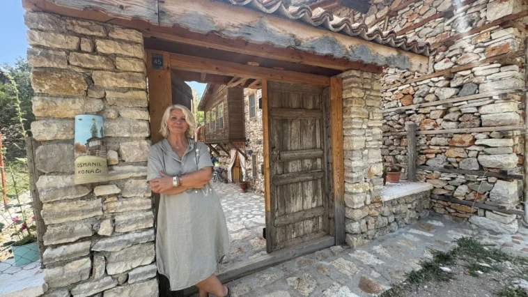Atalarından kalan tarihi 'düğmeli evi' restore edip turizme kazandırdı
