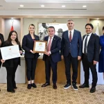 Cittaslow Fikir Maratonu ödülü Başkan Böcek’e takdim edildi