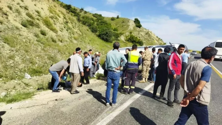 Elazığ'da feci kaza çok sayıda yaralı var