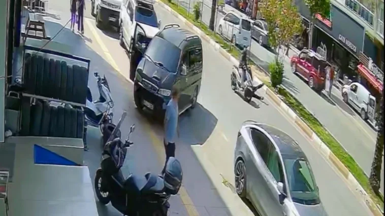 Emniyete 50 metre mesafede çifte kaza