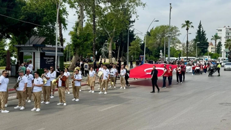 'Engelsiz bir dünya mümkün' yürüyüşü