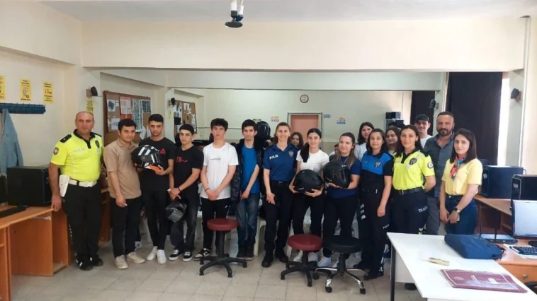 Gençlere trafik bilinci aşılandı