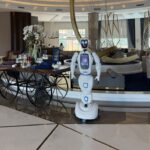 ROBOT KARŞILAMA ASİSTANI 'KARMEN' HİZMETTE!