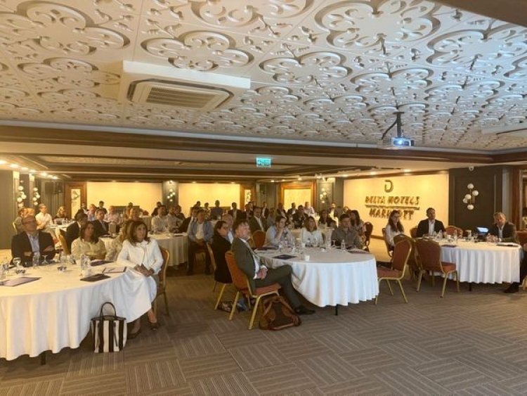 image_750x_68304e1db5795-1