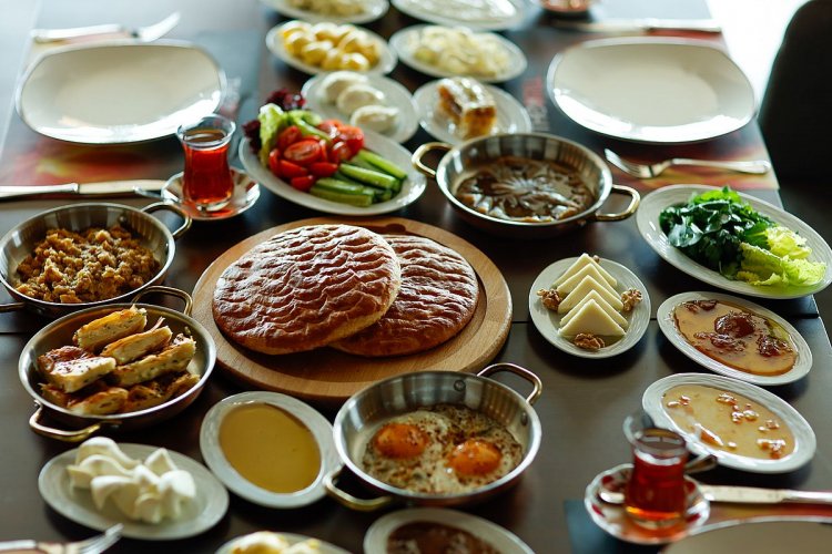 VAN KAHVALTISI, ELİTE WORLD’DE