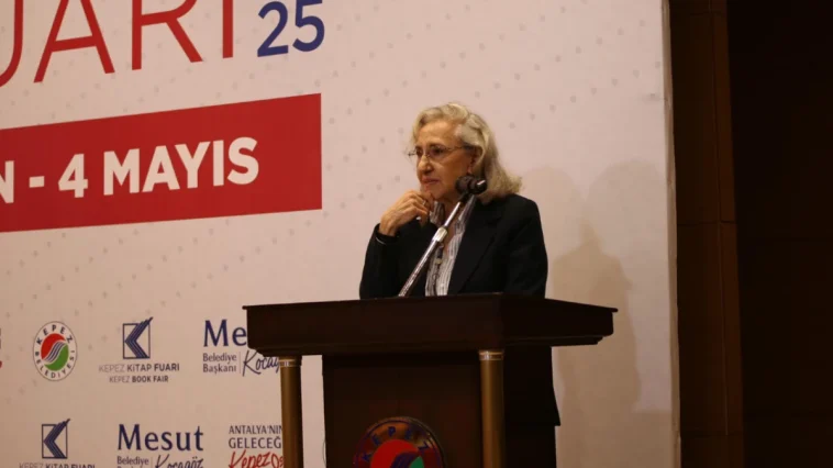 İnci Aral Kepez Kitap Fuarı’nda okurlarıyla buluştu