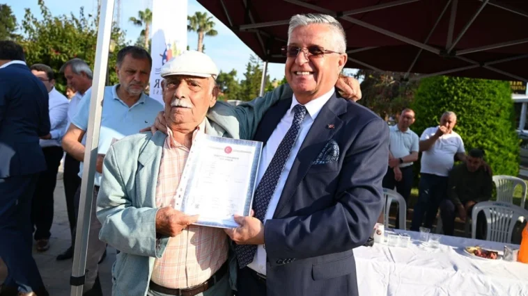 Kamer Tekirova’da tapu sevinci